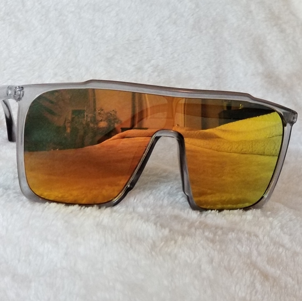 SUNGLASSES - Picture 2 of 3